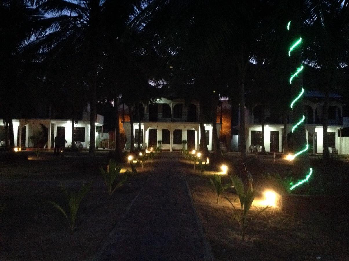 Crescent Sea Resort Nilaveli Exterior photo